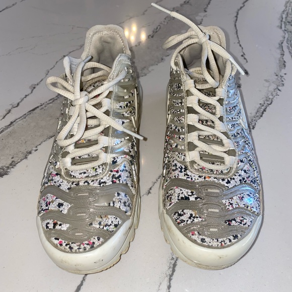 Nike air max plus in phantom silver - Picture 2 of 4